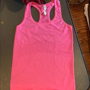 Workout tank top